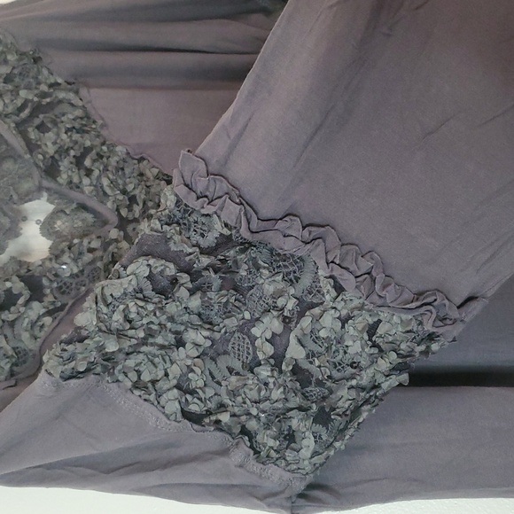 POL Grey BoHo Lace Bellsleeve Top Size Large Soft Stretchy V-Neck Whimsigoth - Picture 5 of 11